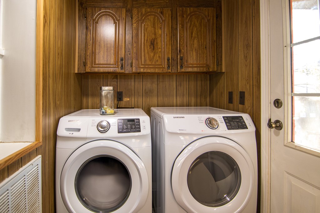 1631 West Pine Lake Drive West Point, GA 31833 - Photo 26 of 37 a utility room with dryer and washer