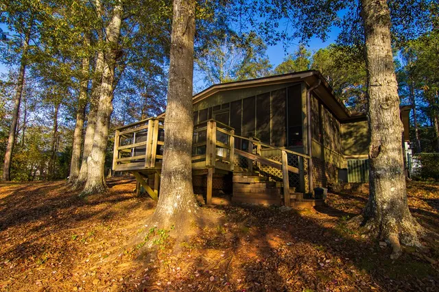 $1,750 | 1631 West Pine Lake Drive, West Point, GA 31833