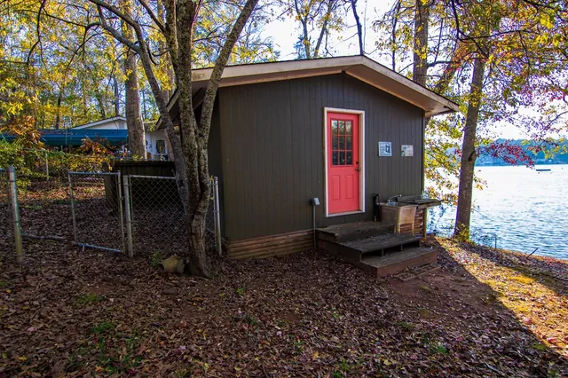 $1,750 | 1631 West Pine Lake Drive, West Point, GA 31833