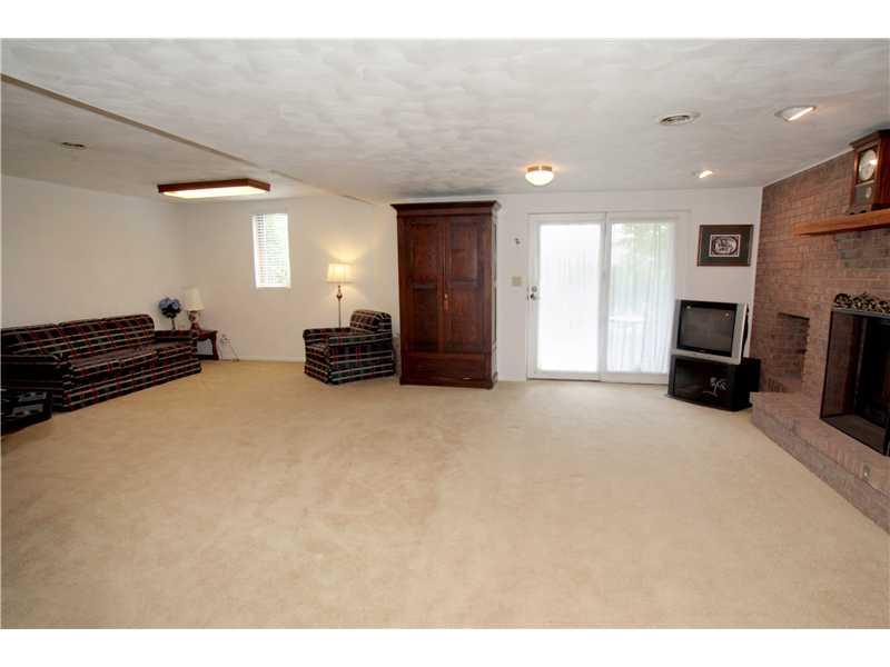136 Le Pointe Road Greensburg, PA 15601 - Photo 14 of 25 Family Room.
