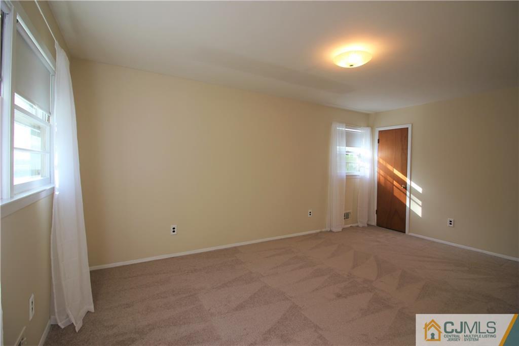 8 Stearns Road East Brunswick, NJ 08816 - Photo 12 of 18 Gallery Image 12