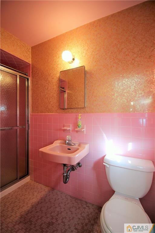 8 Stearns Road East Brunswick, NJ 08816 - Photo 13 of 18 Gallery Image 13