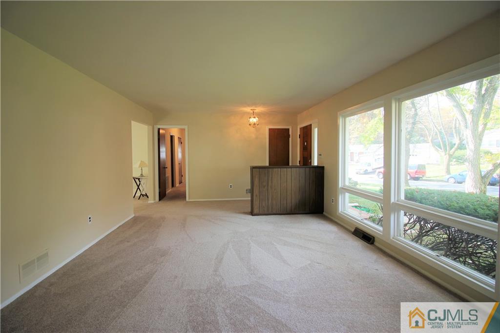 8 Stearns Road East Brunswick, NJ 08816 - Photo 5 of 18 Gallery Image 5