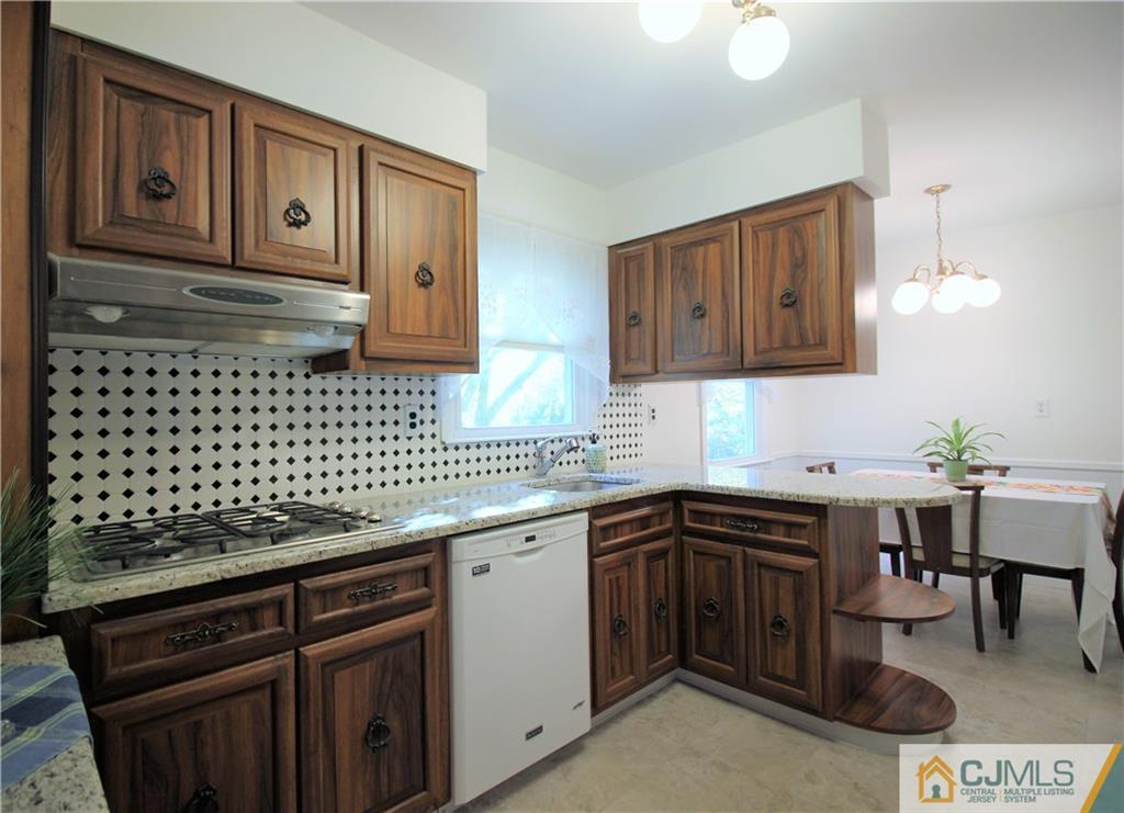 8 Stearns Road East Brunswick, NJ 08816 - Photo 8 of 18 Gallery Image 8