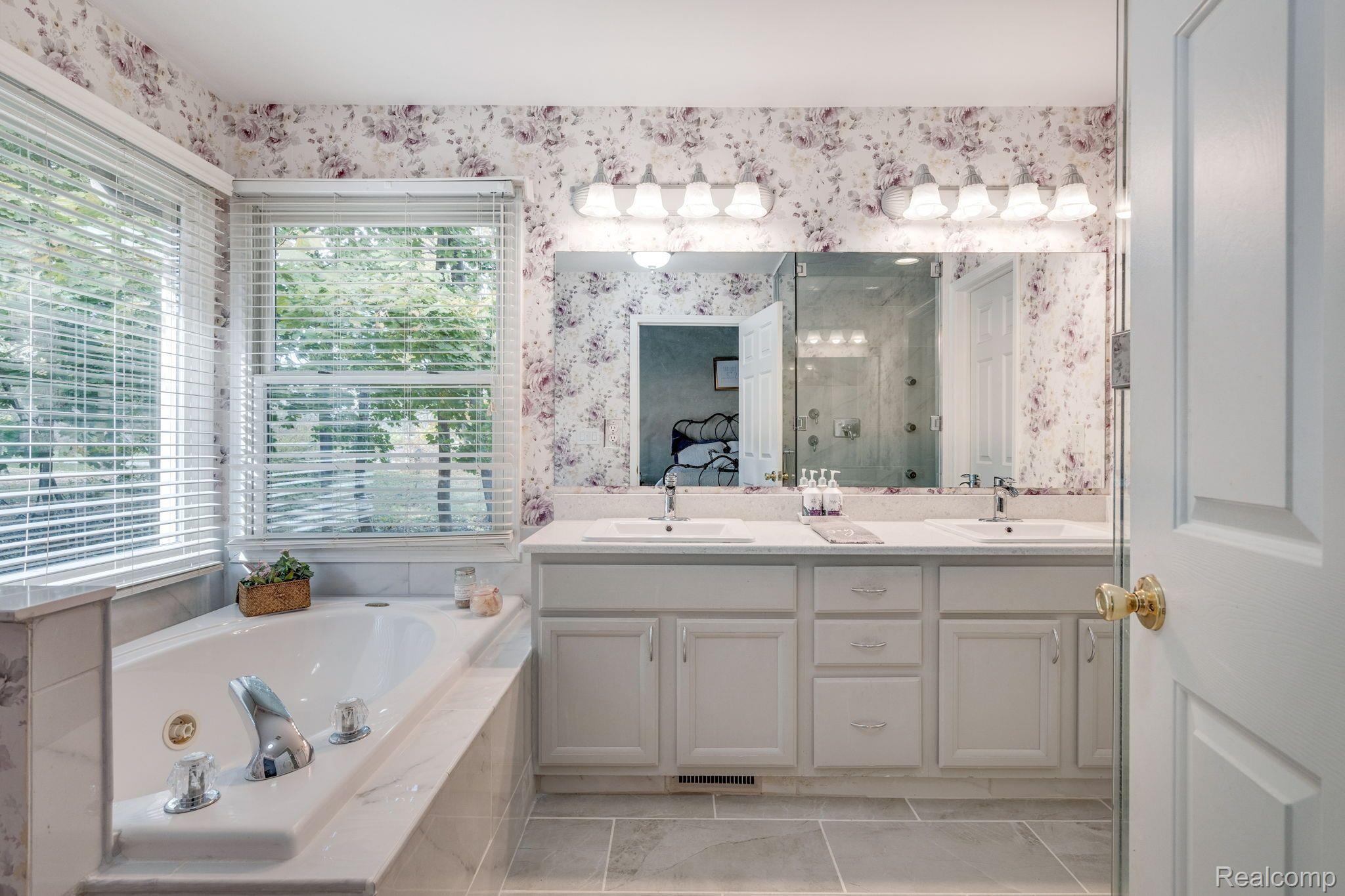 2626 Hickory Lawn Road Rochester, MI 48307 - Photo 24 of 44 Gallery Image 24