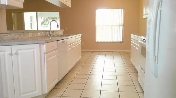 $2,400 | 9724 Mary Robin Drive, Riverview, FL 33569
