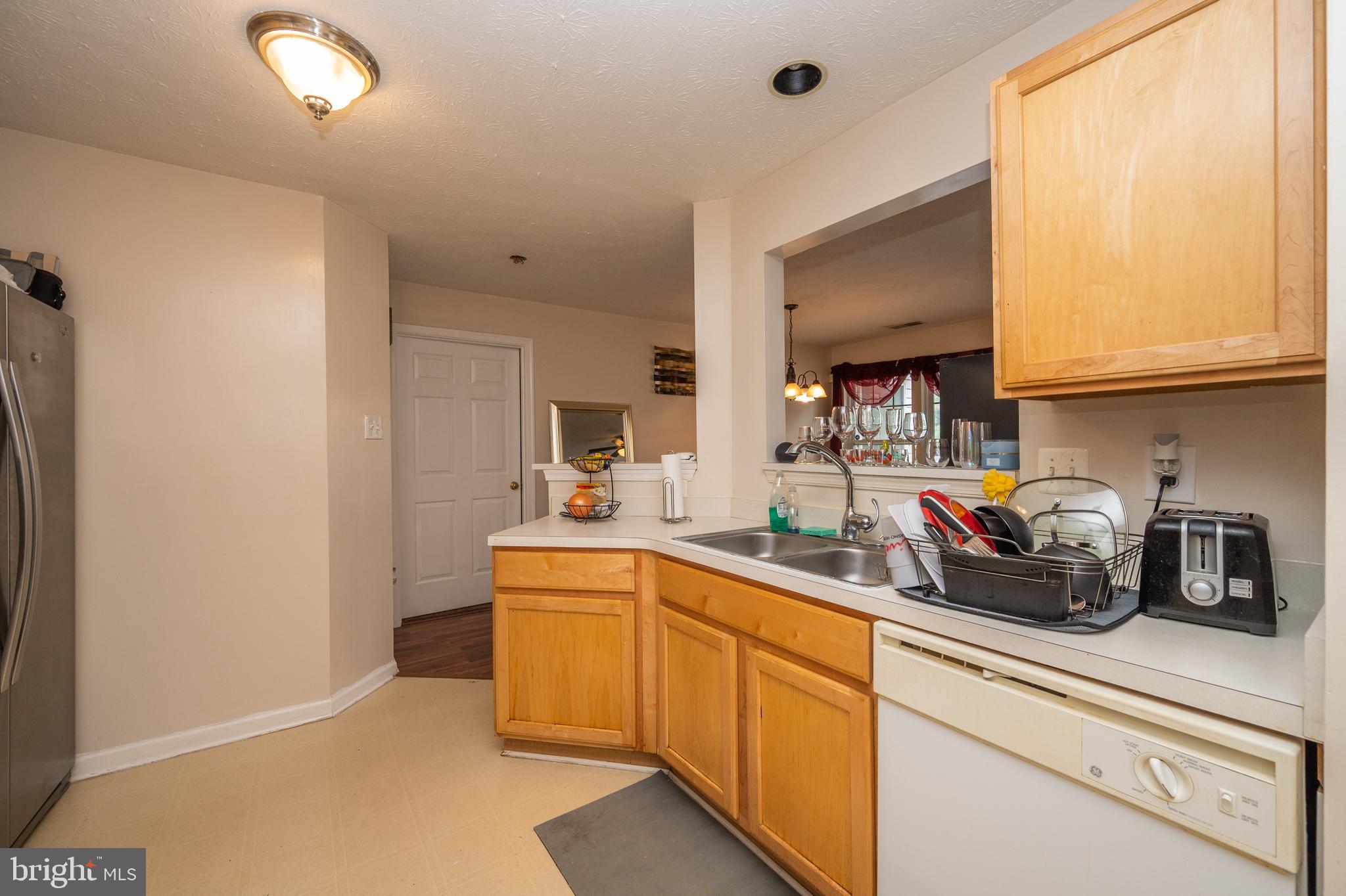 2046 Hunting Ridge Drive Owings Mills, MD 21117 - Photo 5 of 38