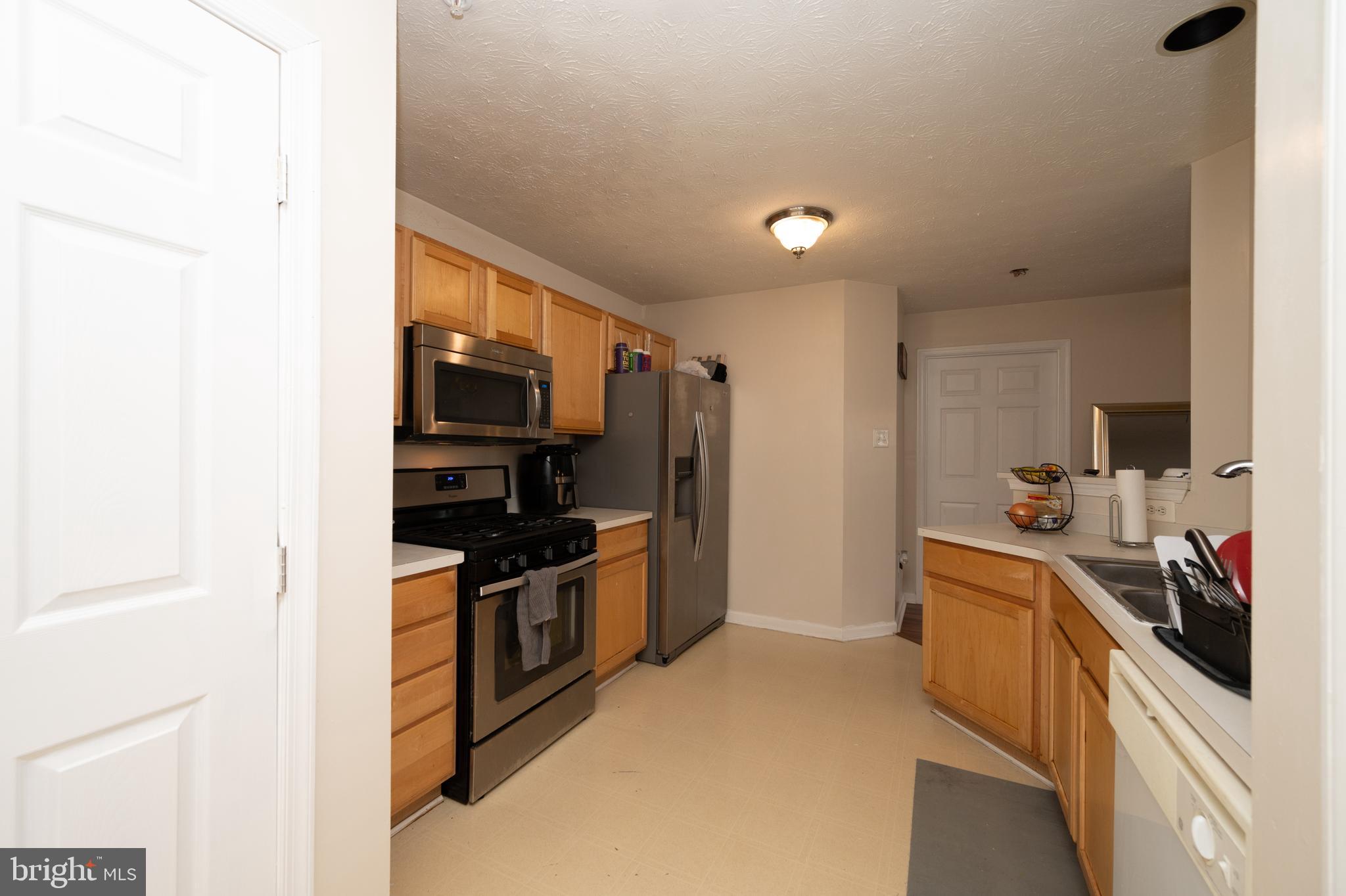 2046 Hunting Ridge Drive Owings Mills, MD 21117 - Photo 6 of 38