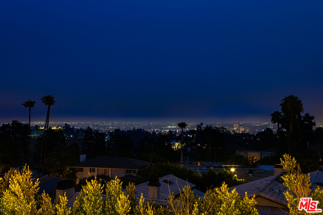 1523 Stradella Road Los Angeles, CA 90077 - Photo 12 of 54