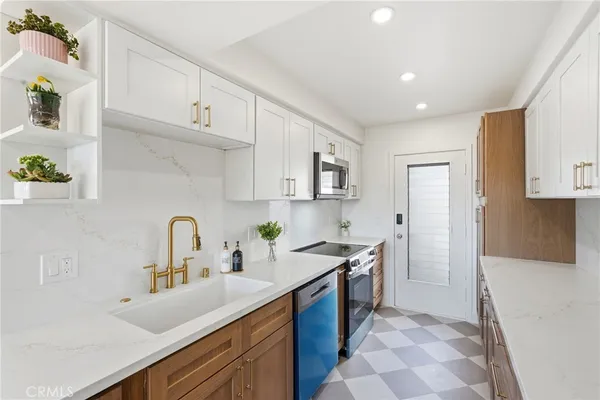 $650,000 | 5630 Ravenspur Drive, Unit 209, Rancho Palos Verdes, CA 90275