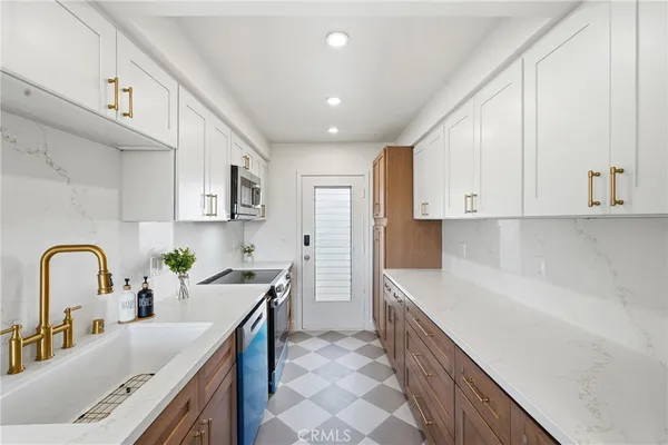 $650,000 | 5630 Ravenspur Drive, Unit 209, Rancho Palos Verdes, CA 90275