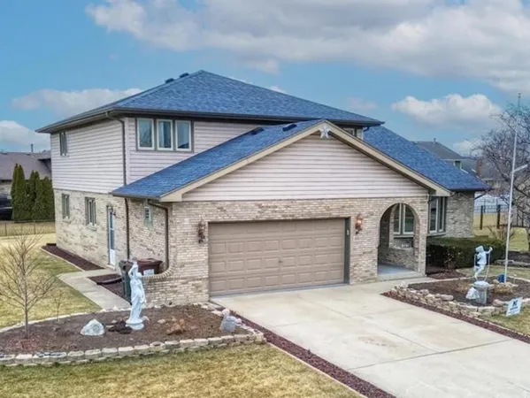 $549,990 | 18800 Dickens Drive, Mokena, IL 60448