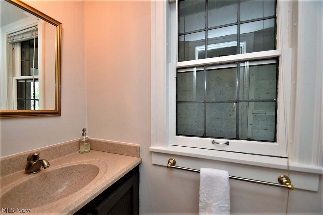 2925 Torrington Road Shaker Heights, OH 44122 - Photo 14 of 35 Gallery Image 14