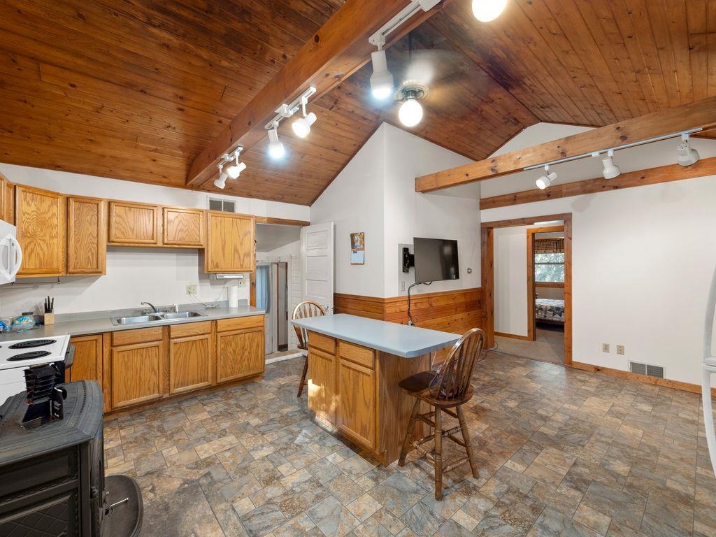 N6619 East Long Lake Road Waupaca, WI 54981 - Photo 21 of 45 Gallery Image 21