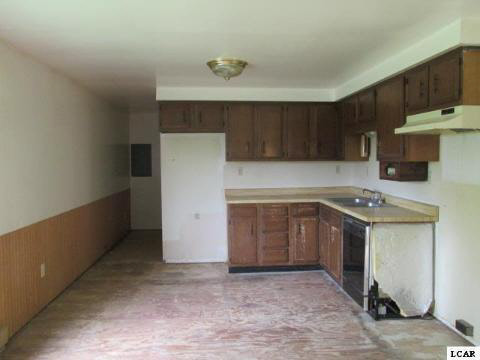 90 Manitou Road Manitou Beach, MI 49253 - Photo 5 of 8 20358900-4.JPG