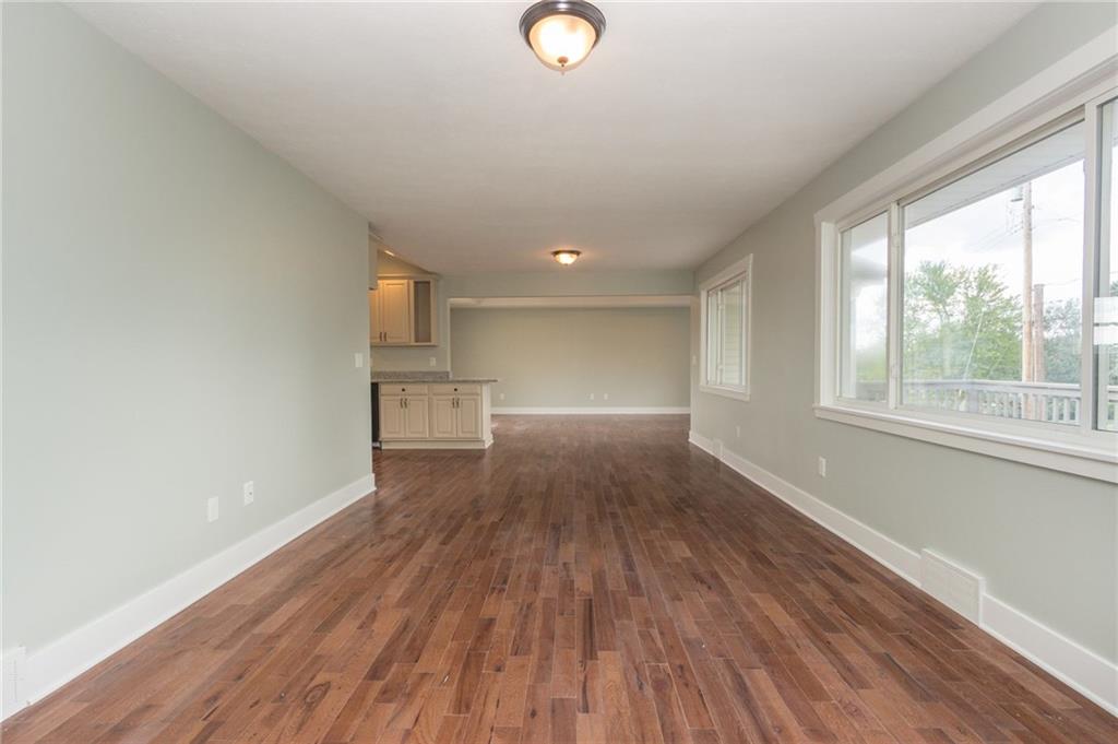 206 Craig Street Rochester, PA 15074 - Photo 5 of 18