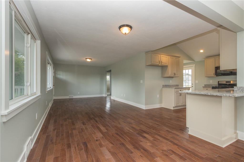 206 Craig Street Rochester, PA 15074 - Photo 7 of 18