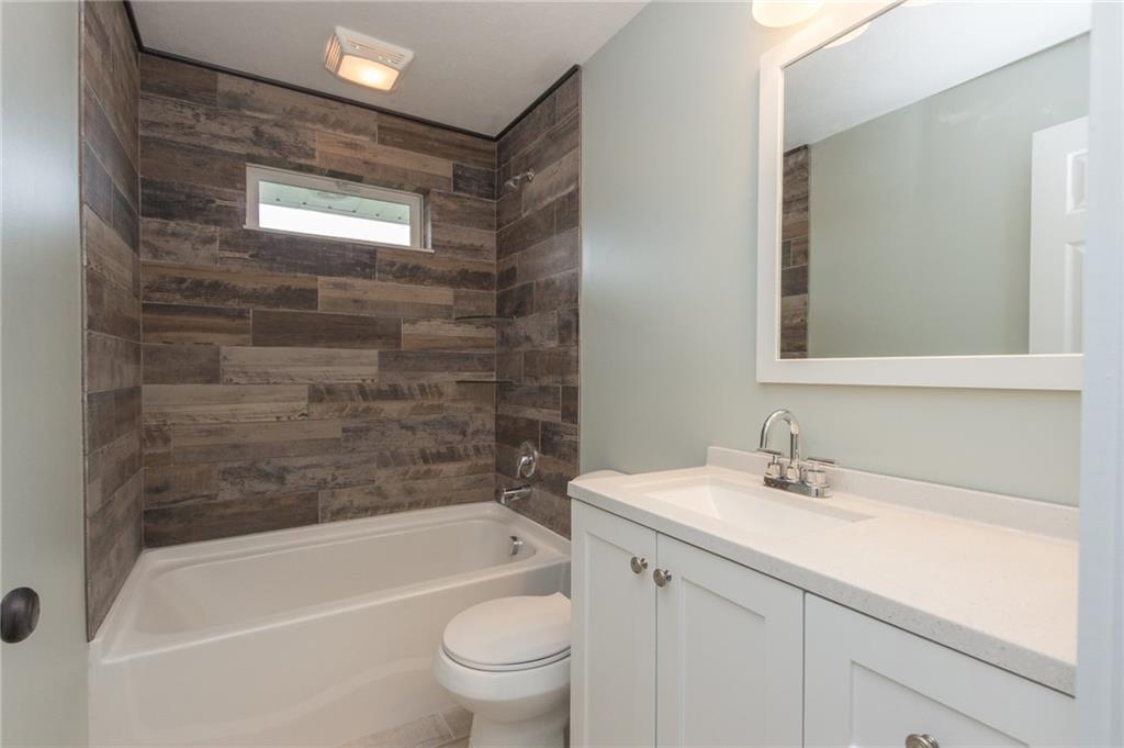 206 Craig Street Rochester, PA 15074 - Photo 10 of 18