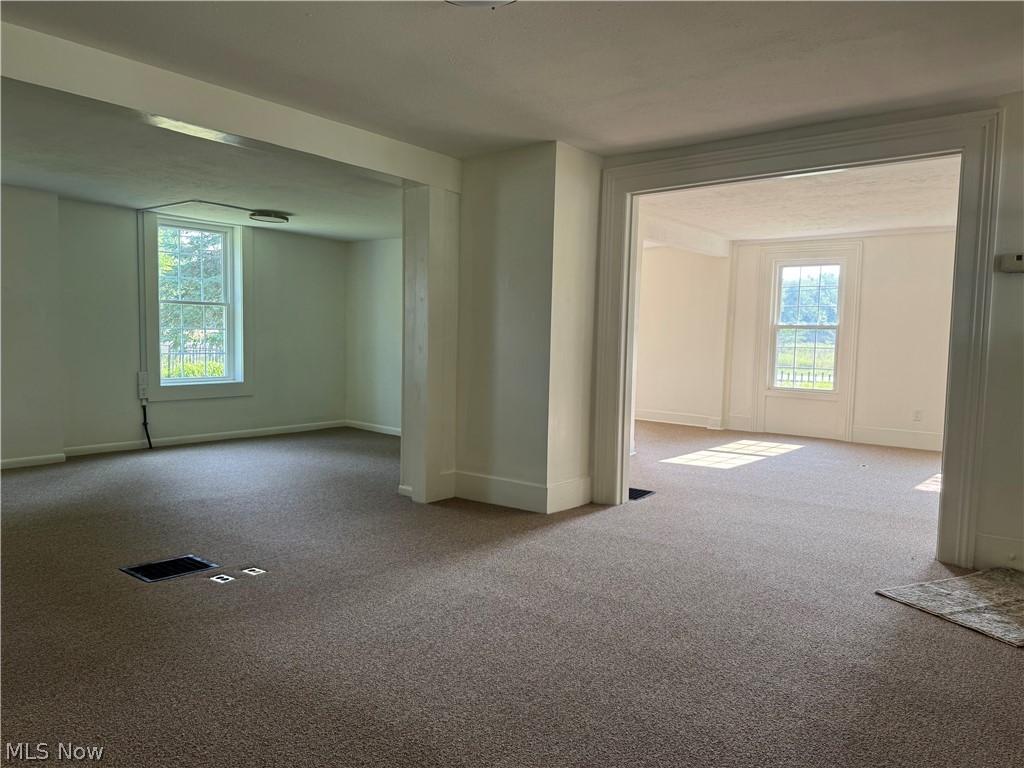 5192 Darrow Road Hudson, OH 44236 - Photo 4 of 8 Gallery Image 4