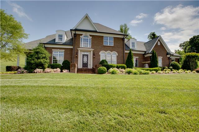 Stunning Cul de Sac Home Offers Spectacular Views and Ultimate Privacy