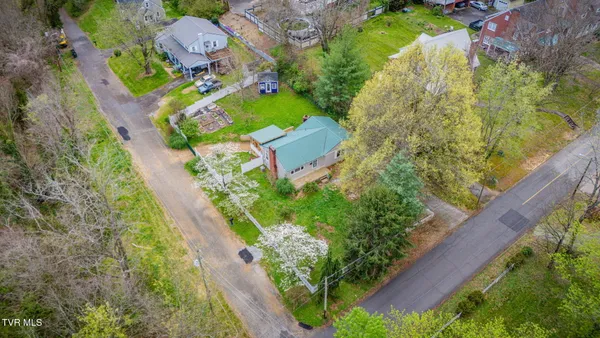 $260,000 | 408 Oak Grove Avenue, Greeneville, TN 37745