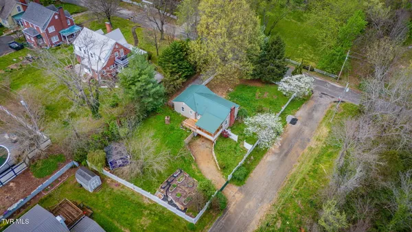 $260,000 | 408 Oak Grove Avenue, Greeneville, TN 37745