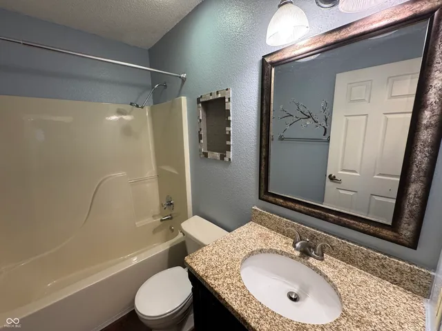 $1,695 | 4631 West Smith Valley Road, Greenwood, IN 46143