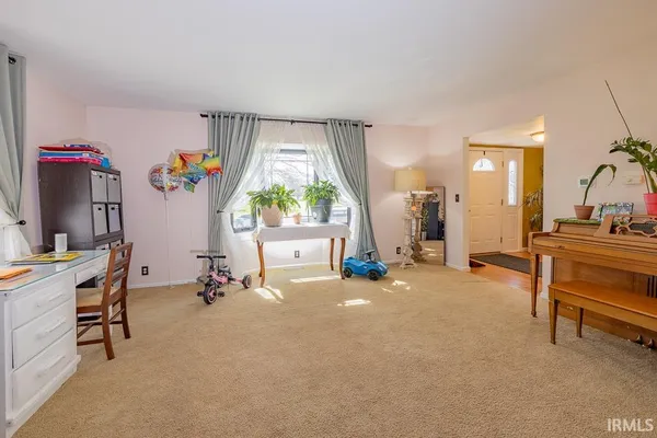 $315,000 | 2008 West Wilno Drive, Marion, IN 46952