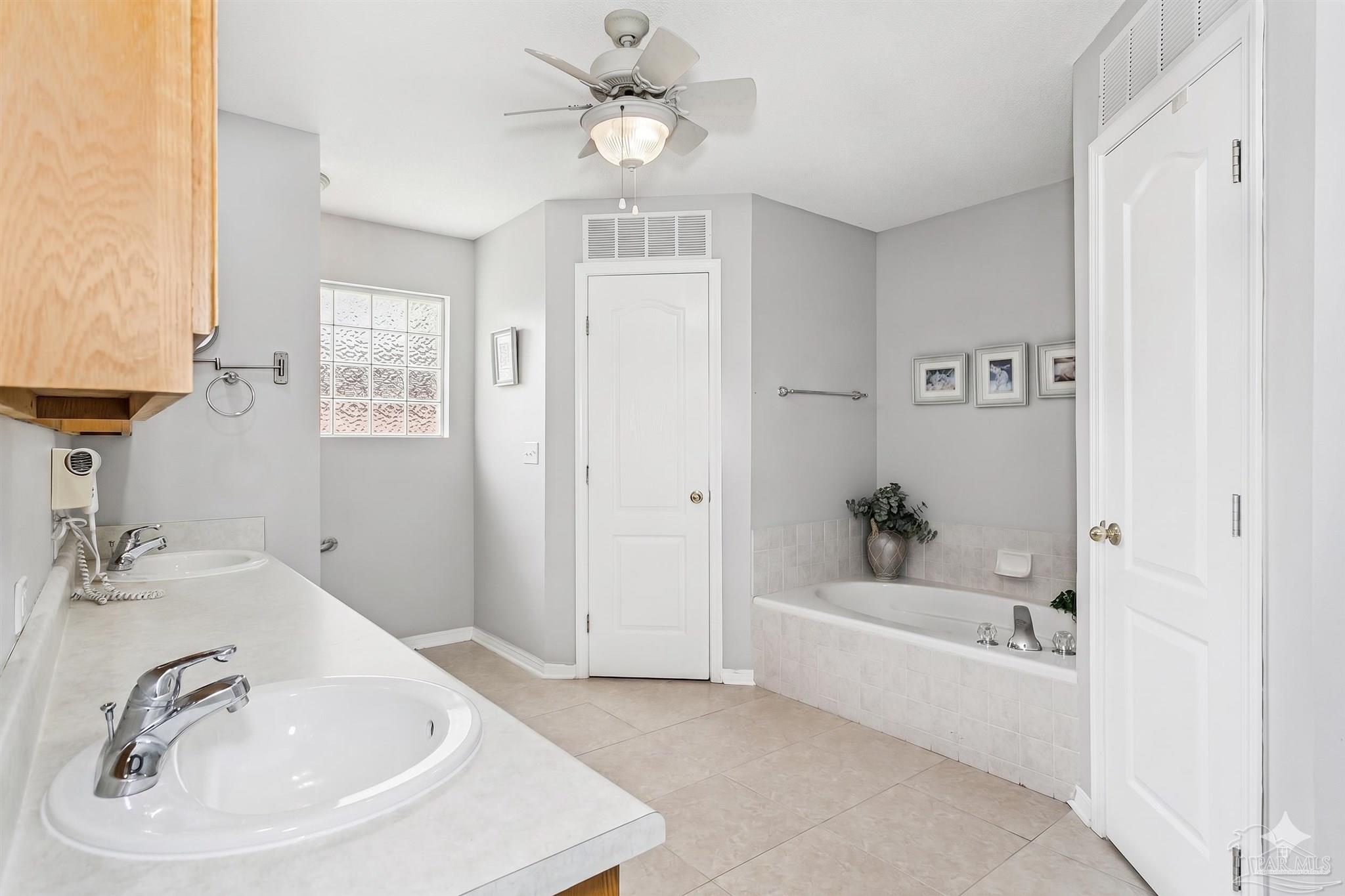 652 Ashford Road Cantonment, FL 32533 - Photo 15 of 35