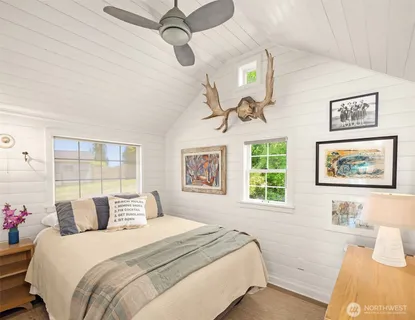 $1,650,000 | 10050 Southwest Dock Street, Vashon, WA 98070