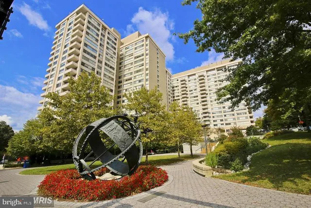 a view of a tall building