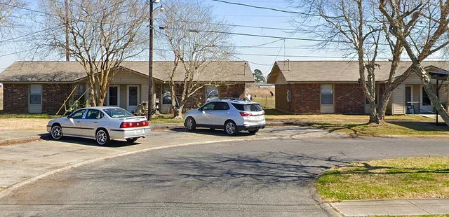 $604 | 425 Memorial Drive, Donaldsonville, LA 70346