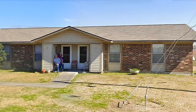$604 | 425 Memorial Drive, Donaldsonville, LA 70346