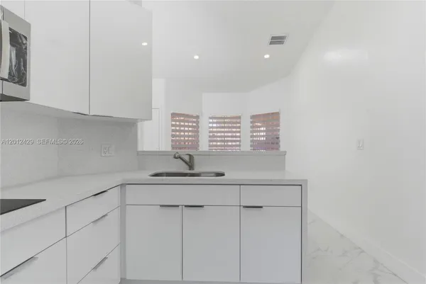 $3,900 | 164 Northwest 85th Court, Miami, FL 33126