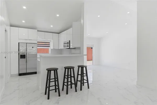 $3,900 | 164 Northwest 85th Court, Miami, FL 33126