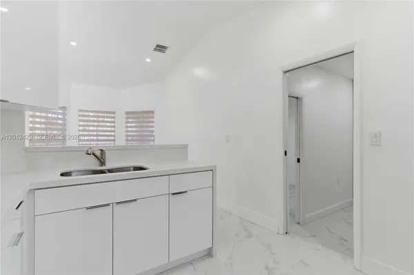 $3,900 | 164 Northwest 85th Court, Miami, FL 33126