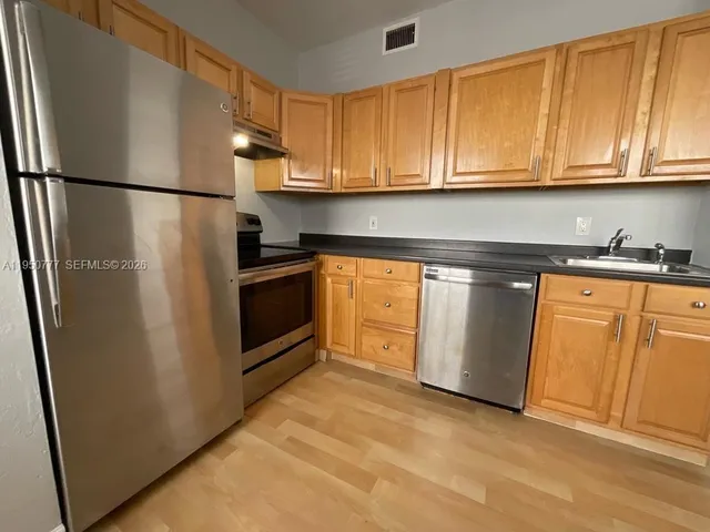 $2,050 | 1360 Collins Avenue, Unit 102, Miami Beach, FL 33139