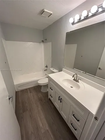 $2,050 | 1360 Collins Avenue, Unit 102, Miami Beach, FL 33139