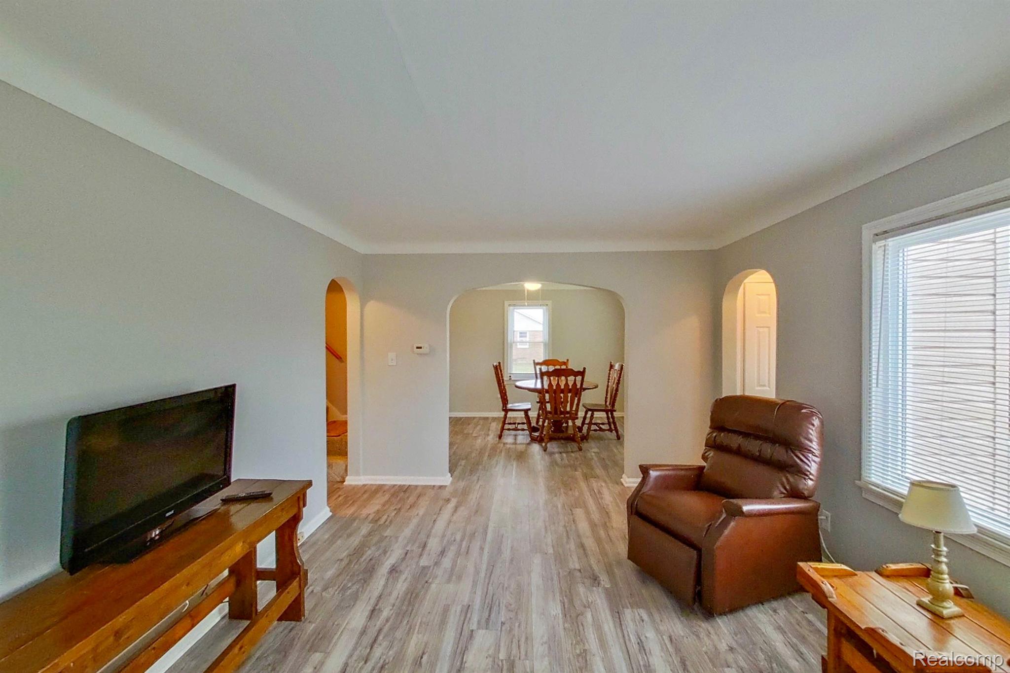 5356 Lapeer Road Burton, MI 48509 - Photo 12 of 38 Gallery Image 12