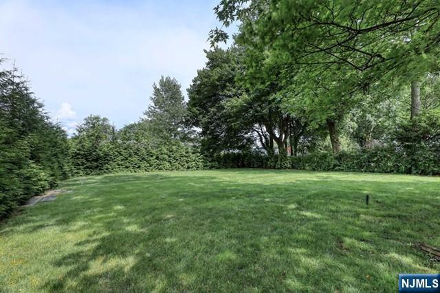 230 Pinelynn Road Glen Rock, NJ 07452 - Photo 17 of 19 a view of outdoor space and yard