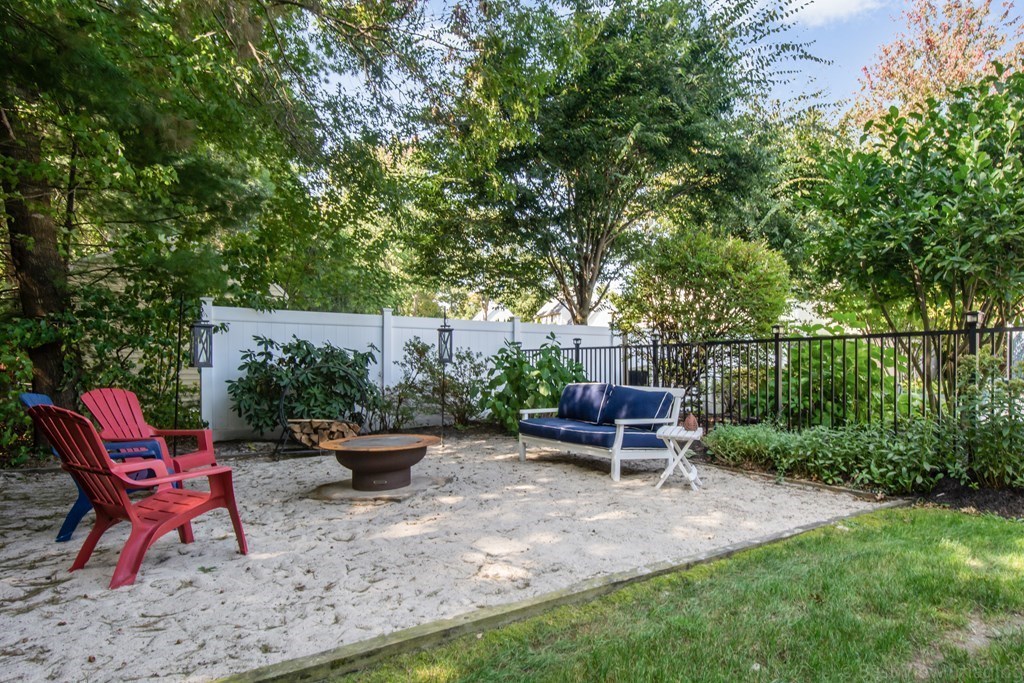 23 Riveredge Road Mansfield, MA 02048 - Photo 35 of 42 Gallery Image 35