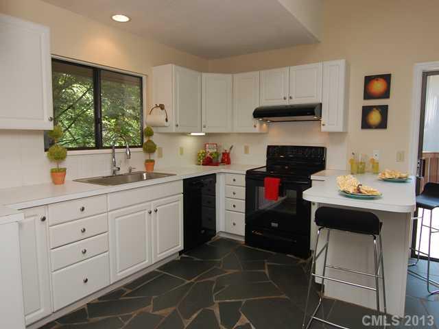 8 Cove Road Lake Wylie, SC 29710 - Photo 8 of 16 Gallery Image 8