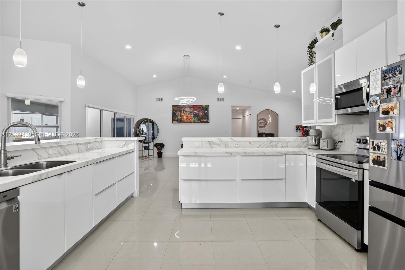 3540 North Park Road Hollywood, FL 33021 - Photo 8 of 44