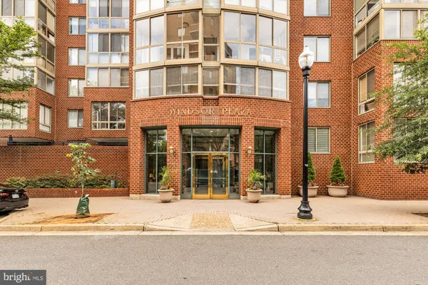 $415,000 | 1050 North Taylor Street, Unit 1404, Arlington, VA 22201