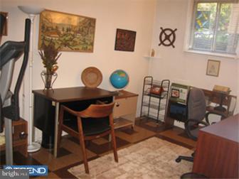 152 Yew Road Cheltenham, PA 19012 - Photo 10 of 12 Office / Study