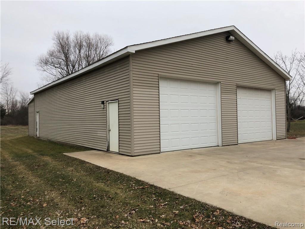 6267 East Pierson Road Flint, MI 48506 - Photo 32 of 34 IMG_7618.JPG