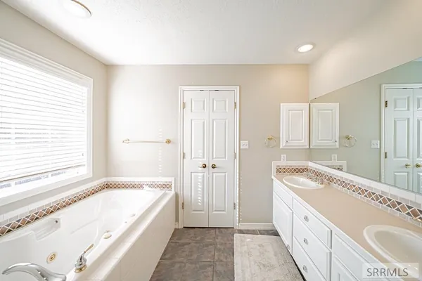 $460,000 | 3744 Nathan Drive, Idaho Falls, ID 83404
