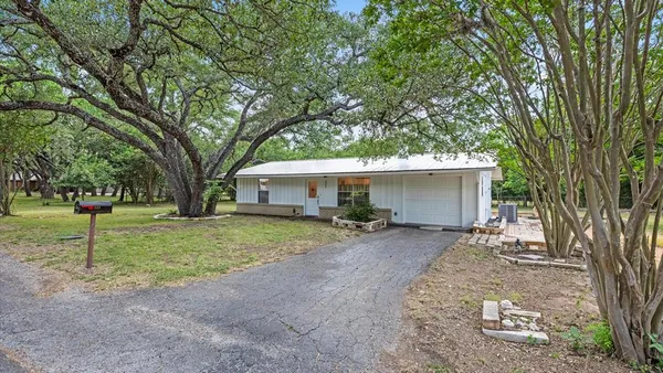 $299,000 | 221 Felps, Blanco, TX 78606
