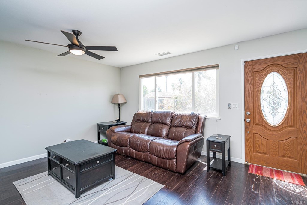 350 Calle Vallecito Oceanside, CA 92057 - Photo 5 of 23