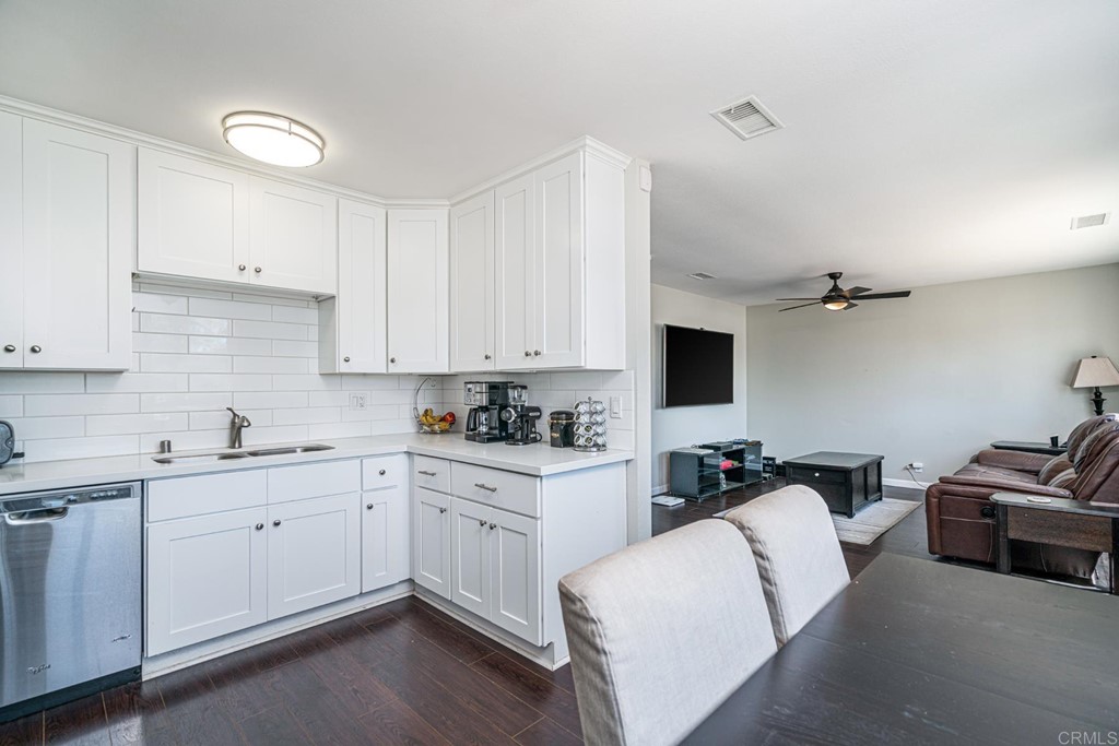 350 Calle Vallecito Oceanside, CA 92057 - Photo 7 of 23